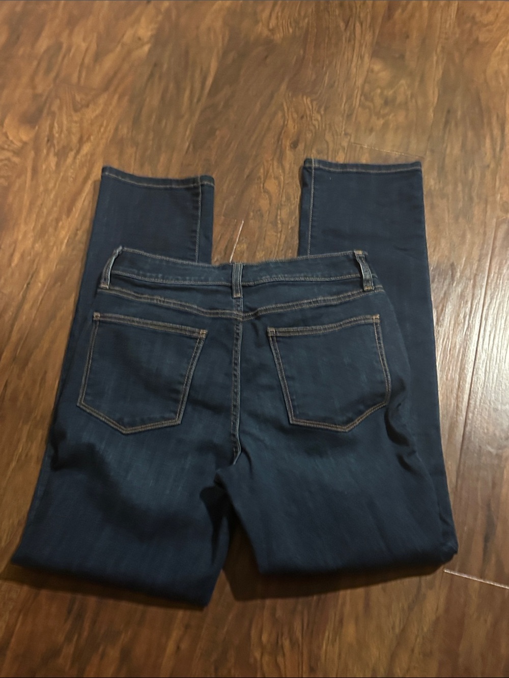 Old Navy Women's Straight-Leg Jeans in Dark Blue Wash - Picture 4 of 5